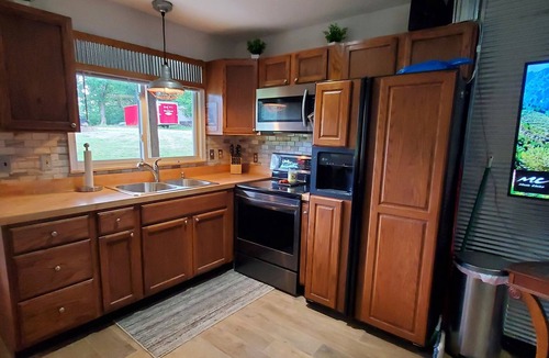 Sullivan Cottage | Cozy Retreat Surrounded by Nature