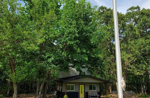 Sullivan Cottage | Cozy Retreat Surrounded by Nature