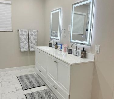 North Richland Hills House | Cozy Retreat near DFW Airport - Entire Home