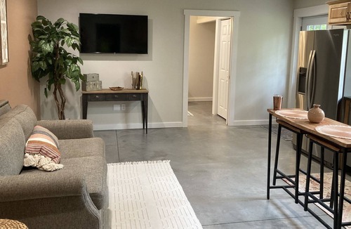 Whitesburg Apartment | Cozy Retreat