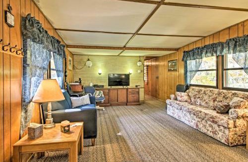 Garrison House | Cozy Retreat w/Fire Pit < 1 Mi to Mille Lacs Lake