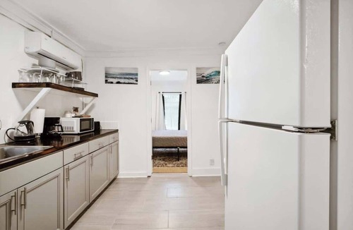 Southeast Pensacola House | Cozy retreat w/kitchen & workspace