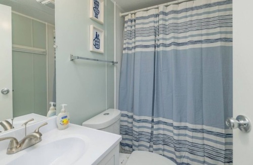 Wildwood Point House | Cozy retreat waterfront on beautiful Lake Gaston with community pool.