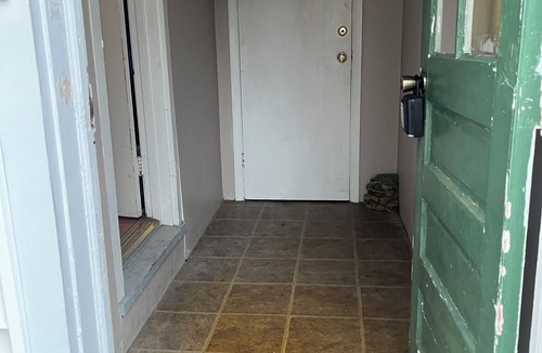 Slingerlands Ski Chalet | cozy retreat with modern amenties