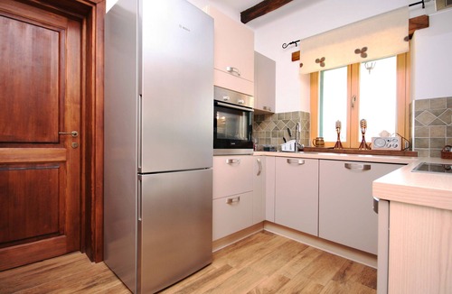 Primosten Burnji Villa | Cozy Retreat with Pool, Surrounded by Olive Groves & Vineyards
