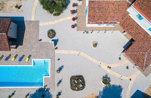 Primosten Burnji Villa | Cozy Retreat with Pool, Surrounded by Olive Groves & Vineyards