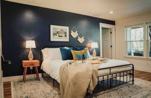 Fruitdale House | Cozy retreat with riverfront views!