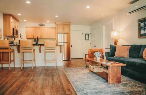 Fruitdale House | Cozy retreat with riverfront views!