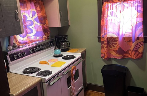 East Raleigh House | Cozy Retro Game Filled Ranch Near Downtown