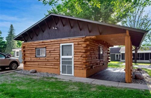 Buffalo City Other | Cozy River Cabin w Screened Porch & Fire Pit