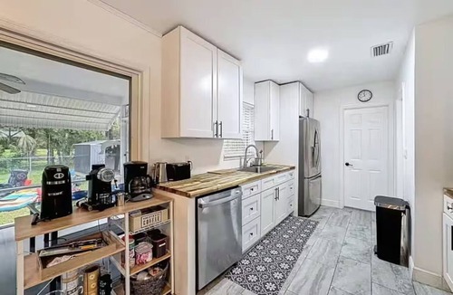 Crystal River House | Cozy River House w/Kayak, Grill and More!