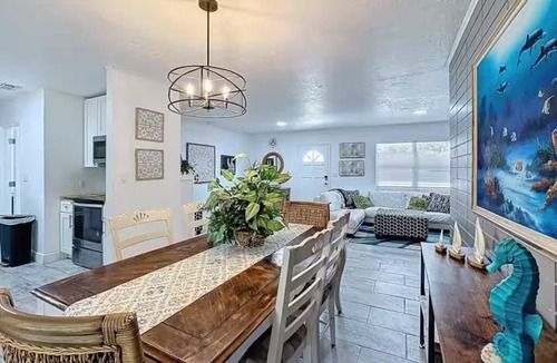 Crystal River House | Cozy River House w/Kayak, Grill and More!