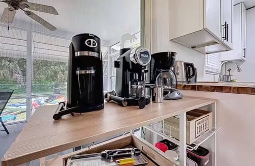 Crystal River House | Cozy River House w/Kayak, Grill and More!