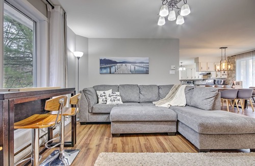 Saint-Jean-de-Matha Cottage | Cozy Riverfront Property