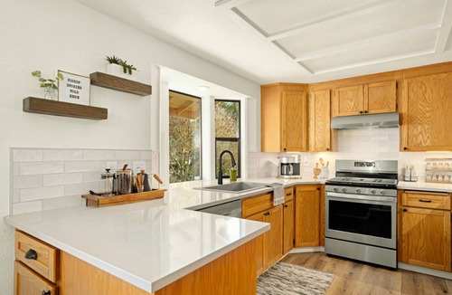 Puyallup Cottage | Cozy Riverfront Cottage | Salt Hot Tub & Firepit