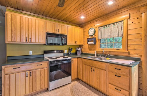 Camp Grove Cabin | Cozy Riverfront Getaway: Fishing On-Site!