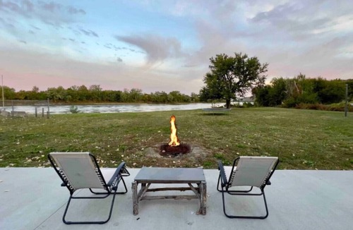 St. Joseph Cabin | Cozy Riverfront Studio Cabin w/Best View & Yard!