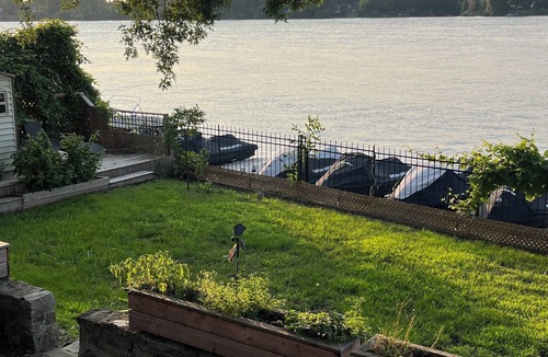 Laval-des-Rapides House | Cozy Riverside Home Retreat w/Parking