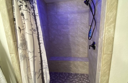 Menard Bed & Breakfast | Cozy Rock Cottage w/awesome bathroom in town (pet friendly)