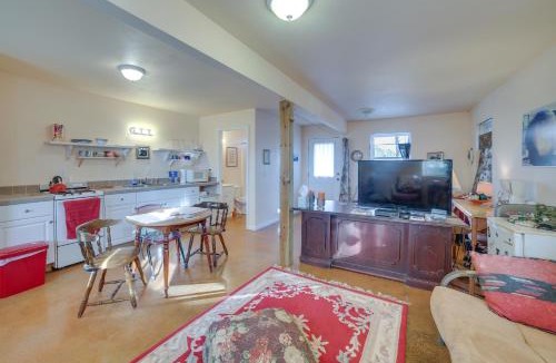 Rogers Apartment | Cozy Rogers Studio Apt w/Lake Access & Fire Pit!