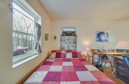 Rogers Apartment | Cozy Rogers Studio Apt w/Lake Access & Fire Pit!