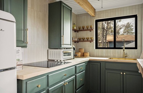 Arrowbear Lake Ski Chalet | Cozy Romantic A-Frame w/Stunning Views Fireplace