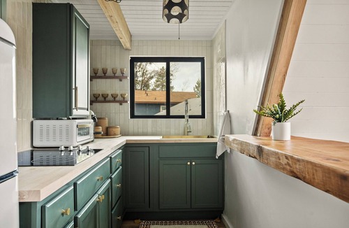 Arrowbear Lake Ski Chalet | Cozy Romantic A-Frame w/Stunning Views Fireplace