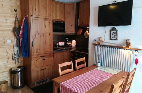 Vionnaz Apartment | Cozy & Romantic Chalet-Style Flat with Mountain View: Ideal for Skiing & Hiking