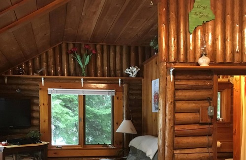 Lucerne-in-Maine Cabin | Cozy Romantic Lakefront Cabin with Sleeping Loft
