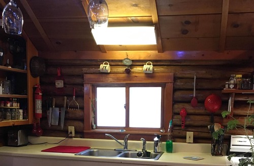 Lucerne-in-Maine Cabin | Cozy Romantic Lakefront Cabin with Sleeping Loft