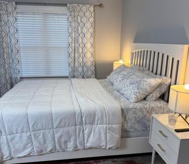 Uniondale Apartment | Cozy Room by Hofstra University