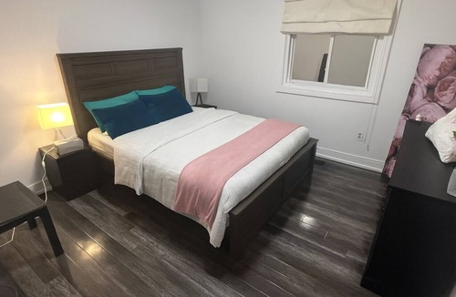 Brampton House | Cozy room in a modern house