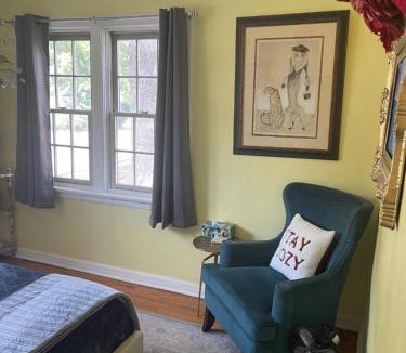 Airport Township House | Cozy room in house at Airport & Highway