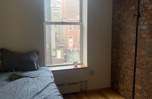 Mott Haven Apartment | Cozy Room in Sobro Brownstone