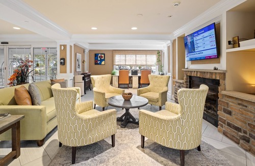 West Orange House | Cozy Room Near Turtle Back Zoo, Perfect Family Stay - Enjoy Outdoor Sun Terrace