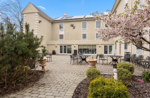 West Orange House | Cozy Room Near Turtle Back Zoo, Perfect Family Stay - Enjoy Outdoor Sun Terrace