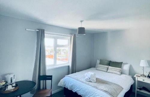 Patchway House | cozy room Shared House