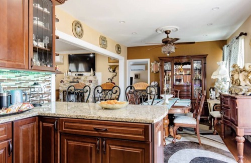 Shirley House | Cozy room🤣