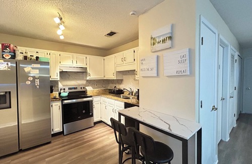 Cedar Hills House | Cozy Room With Private Bathroom in Jacksonville