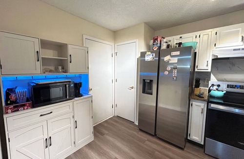 Cedar Hills House | Cozy Room With Private Bathroom in Jacksonville