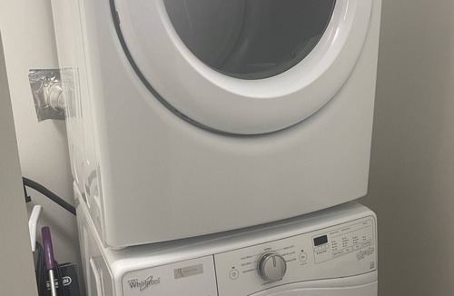 Oshawa House | Cozy Rooms in a great location by Durham College, Oshawa