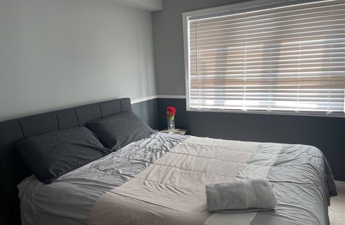 Oshawa House | Cozy Rooms in a great location by Durham College, Oshawa