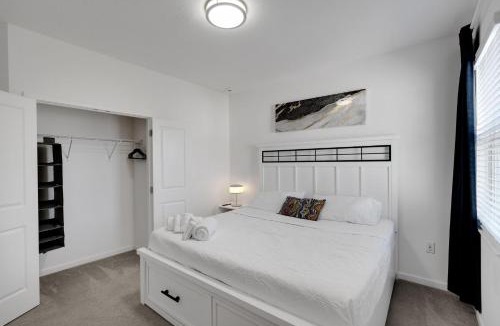 Kissimmee House | Cozy Rooms In An Elegant House