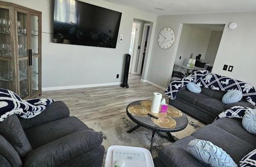 Orchard Park Apartment | Cozy & Roomy Apt close to all
