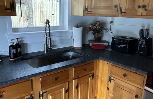 Roscoe Cabin | Cozy Roscoe Lakefront Cabin