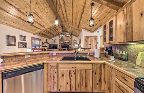 Ruidoso Cabin | Cozy Ruidoso Cabin Retreat w/Private Hot Tub