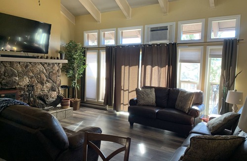 Ruidoso Condo | Cozy Ruidoso Home With A View/Convenient Location