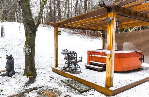 Windham House | Cozy Rustic Bliss Seconds from Windham Mt Resort