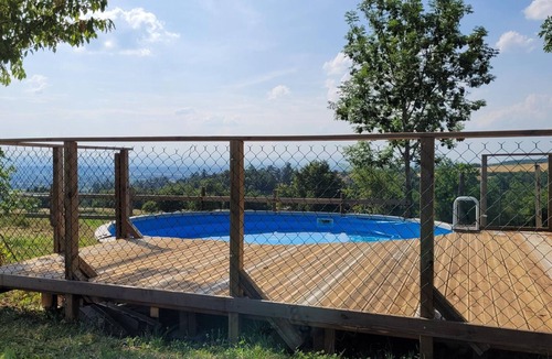 Pouilly-les-Feurs Cottage | Cozy Rustic Cabin for 4 - Pets Allowed