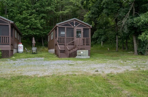 Wellesley Island Cabin | Cozy Rustic Cabin - 1000 Islands Getaway